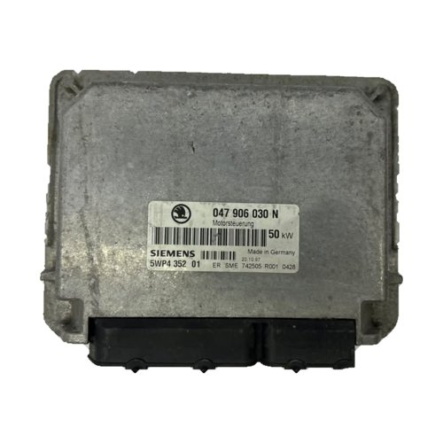 Controlador del motor 047906030N 5WP4352 01 Skoda Felicia 1.3 MPI 50 kW de segunda mano