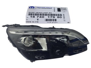 Reflector derecho 1674017980 Original Peugeot 5008 2