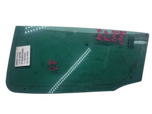 Cristal de puerta trasera izquierda 8200427638 Renault Clio III 5D Original usado