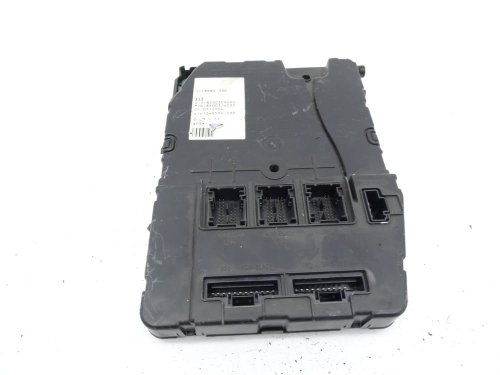 Caja de fusibles Renault 8200309690