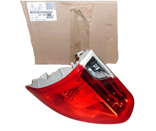 Luz trasera derecha  9678074580 Nueva OE PSA 2008