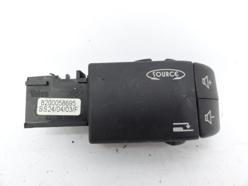 Interruptor de control de radio 8200058695  Renault Clio 2 Lift