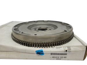 Volante motor 207 1,4 VTI V861312380 Nuevo Original Citroën Peugeot