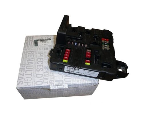 Caja de fusibles Scenic 2 Megane II 8200306033