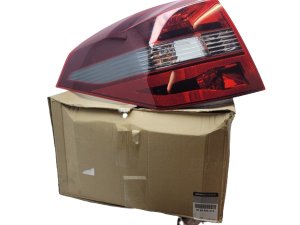 Luz trasera izquierda original 265550021R Laguna 3