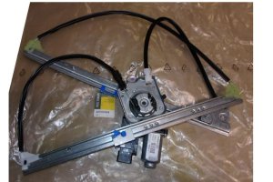 Elevador de ventana delantero derecho 8200000938 Renault Laguna II Original