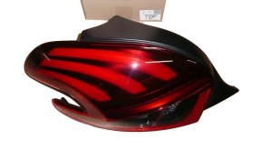 Luz trasera izquierda 9825601280 Peugeot 208 Facelift Original
