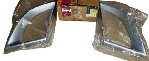 Rejilla de entrada de aire 7711425445 Renault Megane III Original