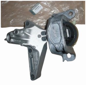 Cojín del motor 112105188R Renault Megane III  1.5DCI Original