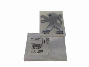 Emblema 7810N7 7810.N7 Peugeot 107 Original