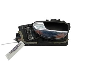 Manilla interior de la puerta delantera izquierda 9643604577 Peugeot 307