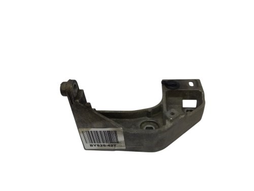 Soporte de la bomba de inyección 1.9 DCI  8200157461  Renault Trafic II