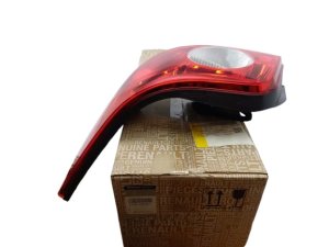Luz trasera derecha 8200142687 Renault Megane II CC Original