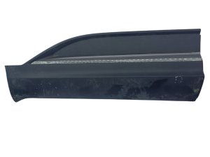 Moldura de la puerta trasera derecha 808207885R Renault Koleos II