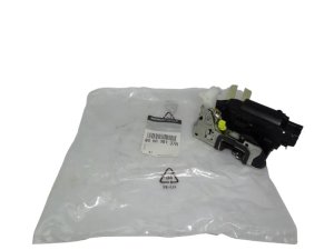 Cerradura de puerta delantera izquierda 805038137R Duster Original