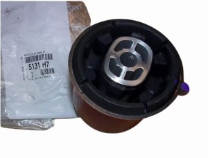 Buje de barra trasera 5131.H7 5131H7 Peugeot 308 3008 Original Nuevo