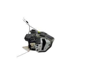 Cerradura de la puerta trasera derecha A046693 Lexus NX 300
