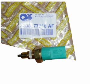 Sensor de marcha atrás  8200177718 Renault