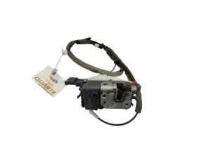 Cerradura de puerta corredera derecha 828414 8284.14 Usada Original Peugeot Partner II
