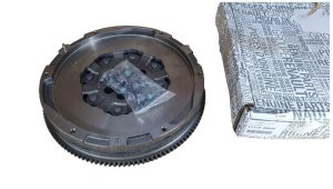 Rueda bimasa 1231000Q4D Nissan NV400 2.3DCI Original Nueva