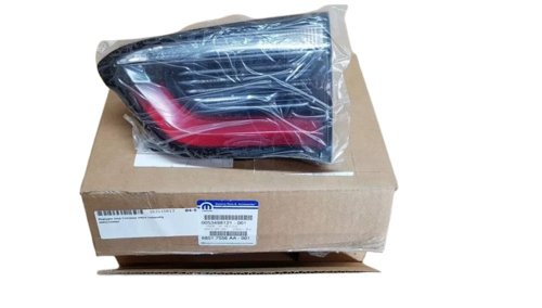 Lámpara trasera derecha K68517556AA Jeep Compas 2017> Original nueva