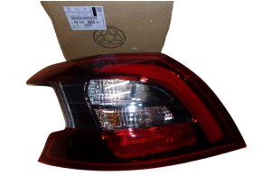 Luz trasera derecha 9823728680 Peugeot 308 II Original Nueva