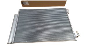 Condensador de aire acondicionado Valeo 921006454R Clio 4 Sandero 2