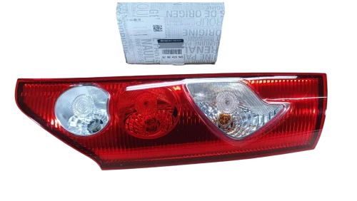 Luz trasera derecha 8200419945 Renault Kangoo II Original Nueva
