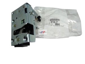 Cerradura de puerta 9135E1 izquierda delantera C Saxo, P 106 Original