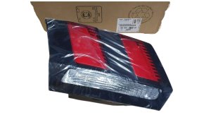 Luz trasera izquierda del portón 9810477880 Peugeot 3008 Nueva Original